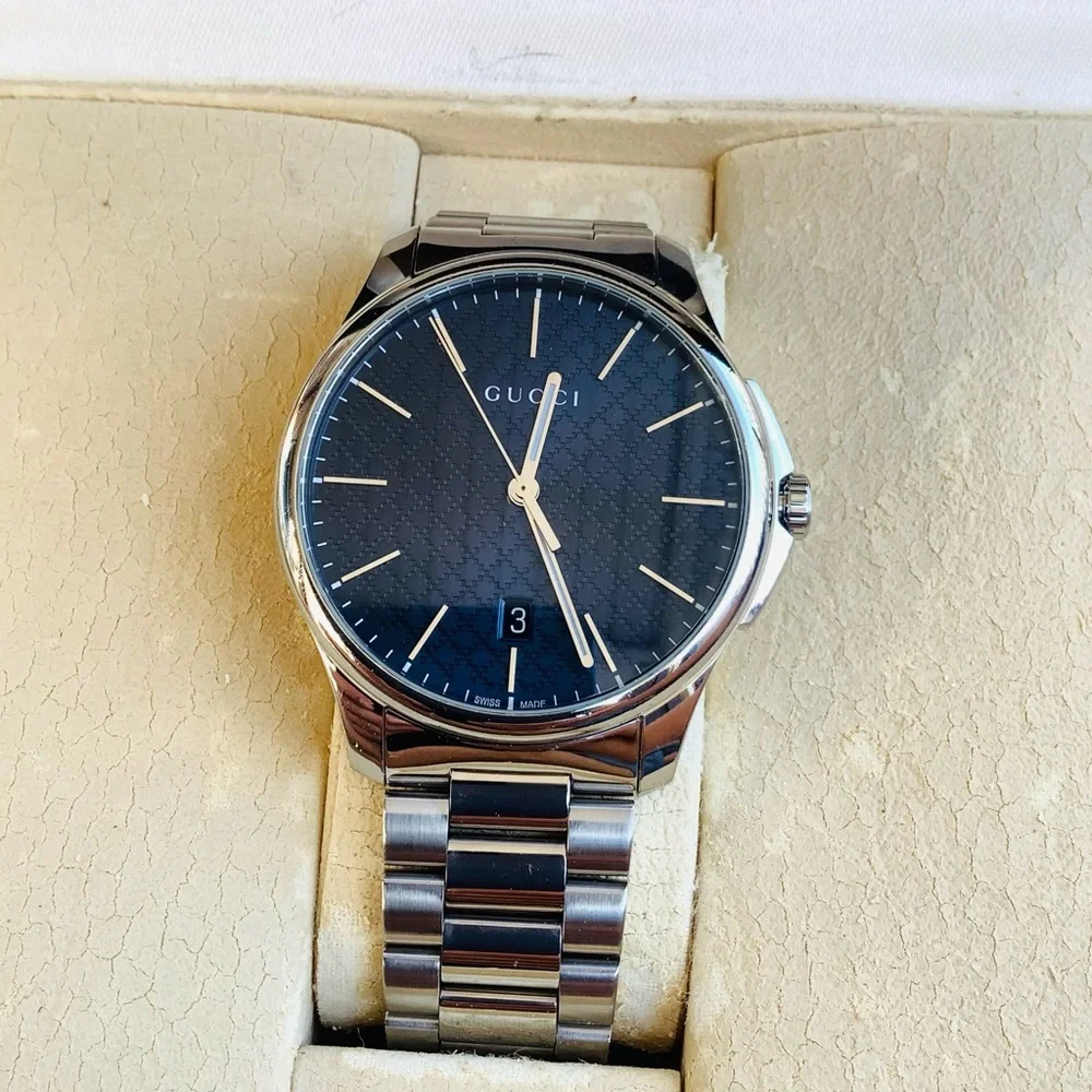 Beautiful GUCCI men’s dress watch💥💥💥